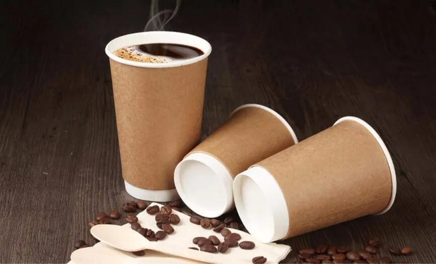 Стаканчик кофе. Стаканчик кофе. Чай в бумажном стакане. Крафтовые стаканчики для кофе. Стакан горячего кофе.