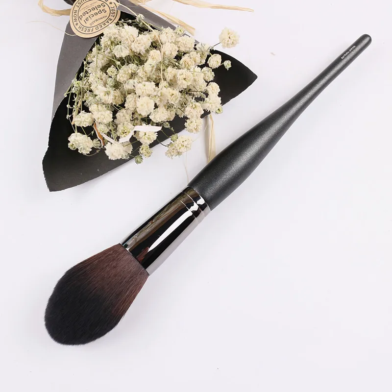 

1 Pieces Makeup Face Blush Brush P133 Highlighter Brush Blending Flame Hair Powder Make up Brushes