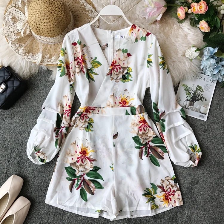 New Korean Version Holiday Wind V-collar Flower Printing Pure High-waist Beach Couplet Pants Broad-legged Shorts |
