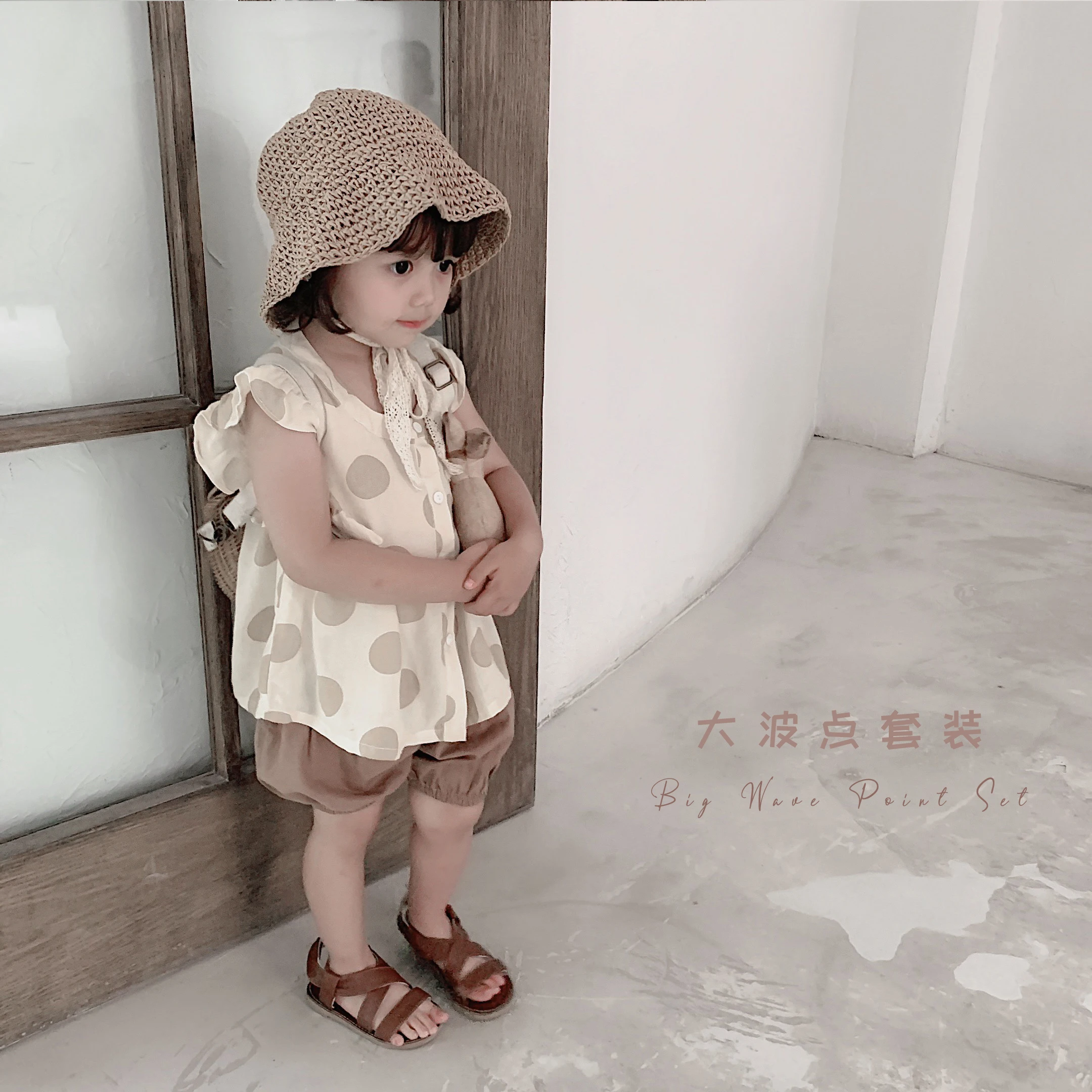 

2019 summer new baby girls cute round dot shirts and shorts two piece sets children clothing