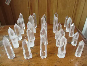 

21 NATURAL TRANSPARENT QUARTZ CRYSTAL POINT 825g