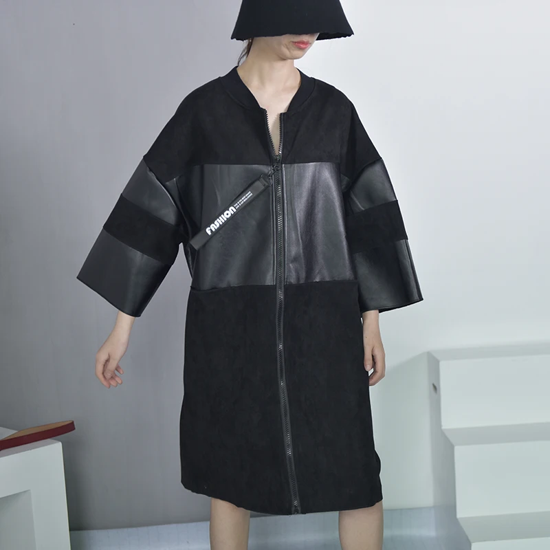 [EAM] 2019 New Spring Stand Collar Solid Color Black PU Leather Split Joint Loose Big Size Jacket Women Fashion Tide JC25301