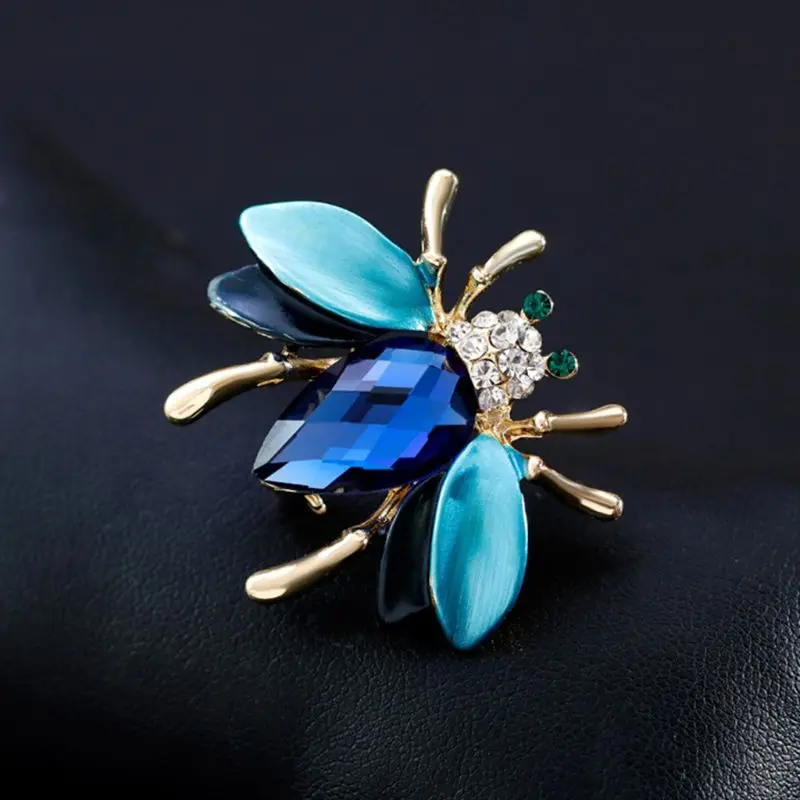 

Bee Brooch Rhinestone Shiny Fashion Charms Jewelry Badge Banquet Scarf Pin Gifts for Lady Girl