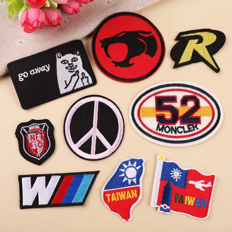

Fashion DIY Peace Cat Badge Clothes Decoration Patch Sticker