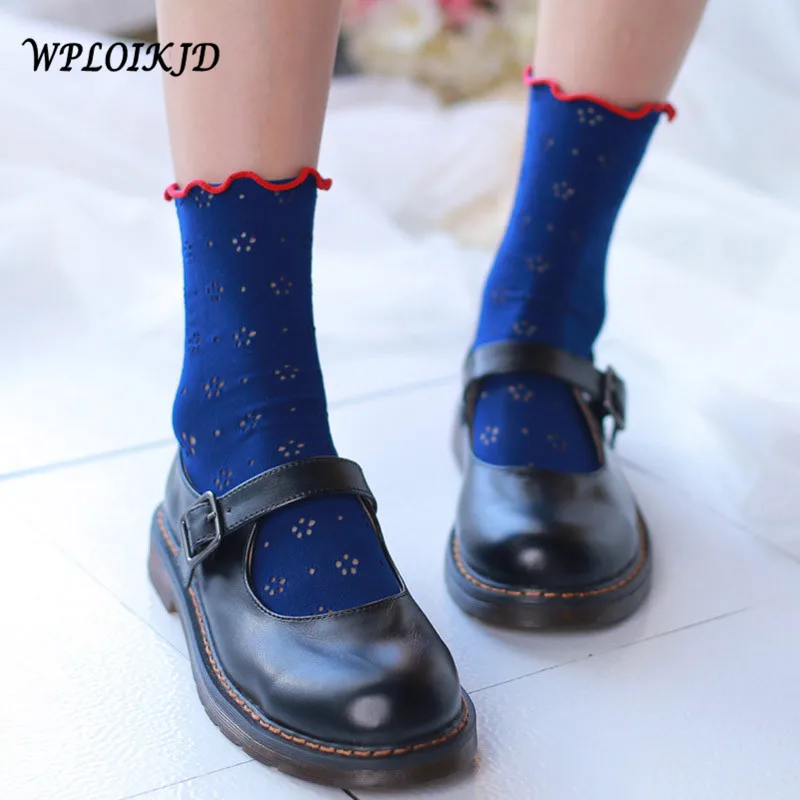 

[WPLOIKJD] Harajuku Socks Women College Style Sweet Flowers Hollow Out Japan Creative Edge Socks Lace Sokken Calcetines