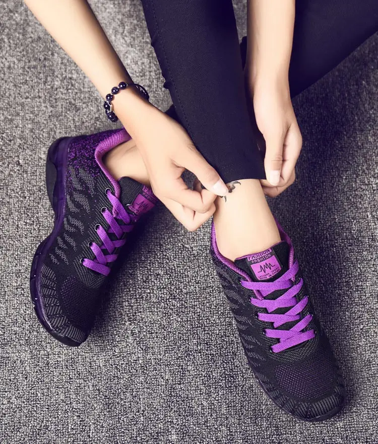 Женская обувь для бега; Новинка года; кроссовки с дышащей сеткой; Модные женские спортивные кроссовки на шнуровке; zapatos de mujer
