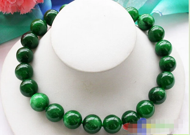 

Huge 17" 18mm nature round green (TaiWan Jasper) jade bead necklace