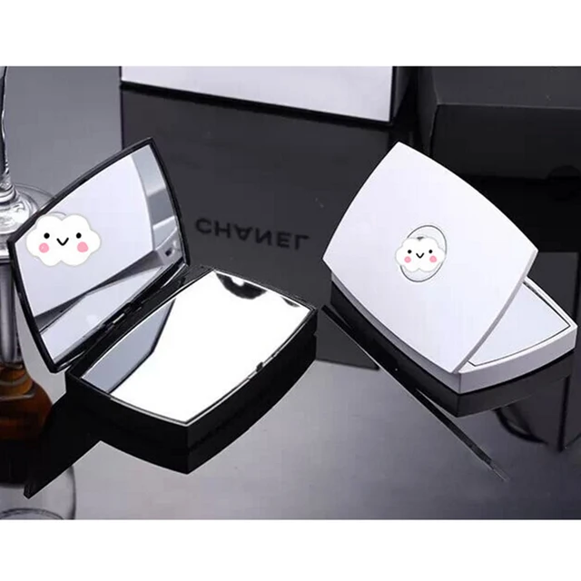 8000mAh makeup mirror power bank with special cute and single design