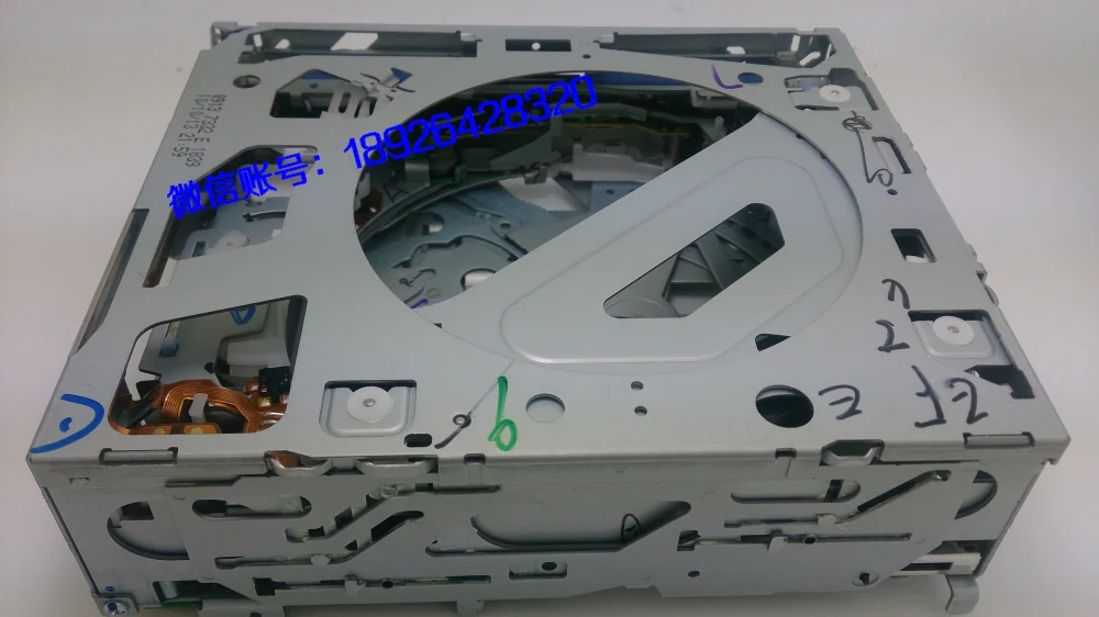 

The new version of the original car navigation is Buick Laojun front 6 disc CD original six disc CD movement