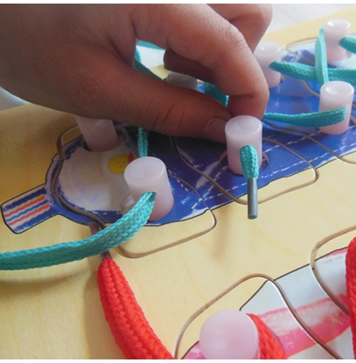 Montessori wearing shoelaces wearing shoelaces wooden children puzzle toy LACES exercise 2-3 years old and above early educa Montessori wearing shoelaces wearing shoelaces wooden children puzzle toy LACES exercise 2-3 years old and above early educa