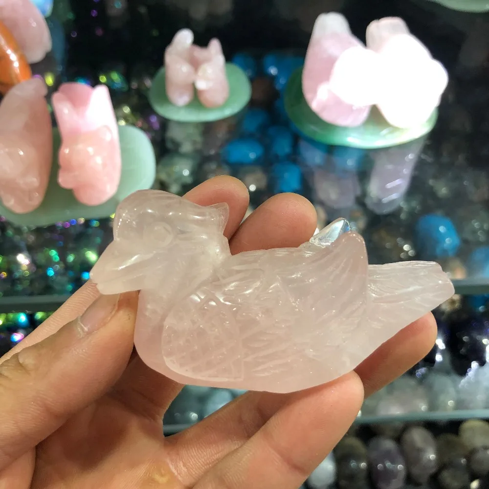 

1pcs A collection of natural powder crystal skulls decorated with winged skulls