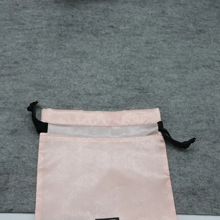 100 шт Сатиновые сумки со шнурками Шелковый мешок упаковка ювелирных изделий парики косметическая маска для глаз мешочки Саше сумка с лентой с логотипом, рисунком по индивидуальному заказу