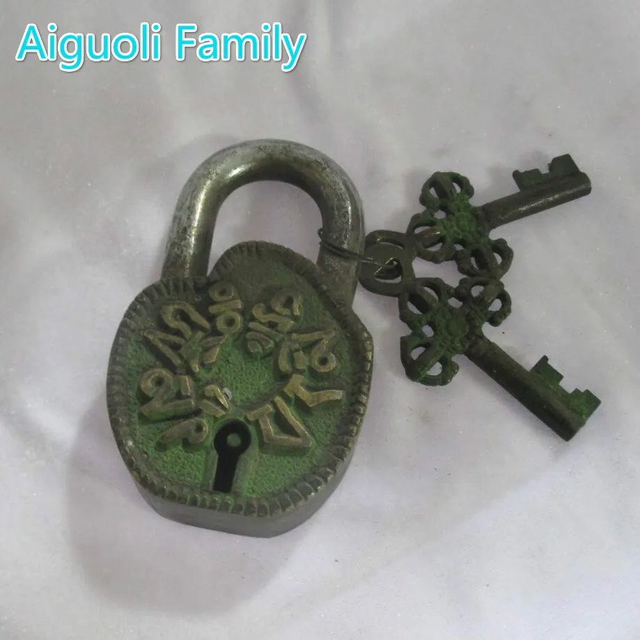 

Tibet old style big Bronze Carved tibetan Buddhastatue lock with 2 keys 005
