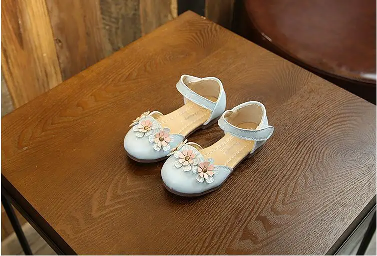 Новый летний стиль детские сандалии для девочек выдалбливают кожа туфли принцессы детские пляжные обувь для маленького ребенка