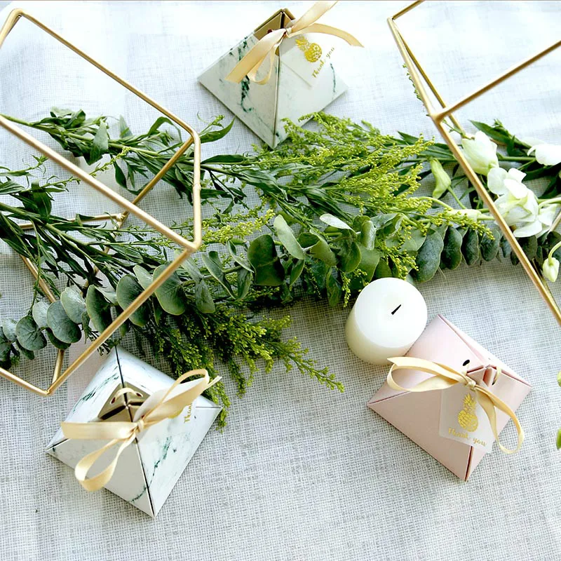100pcs Triangular Pyramid Candy Box Candy Packaging Carton Wedding Gift Box Event Party Supplies Wedding favors with Thanks card