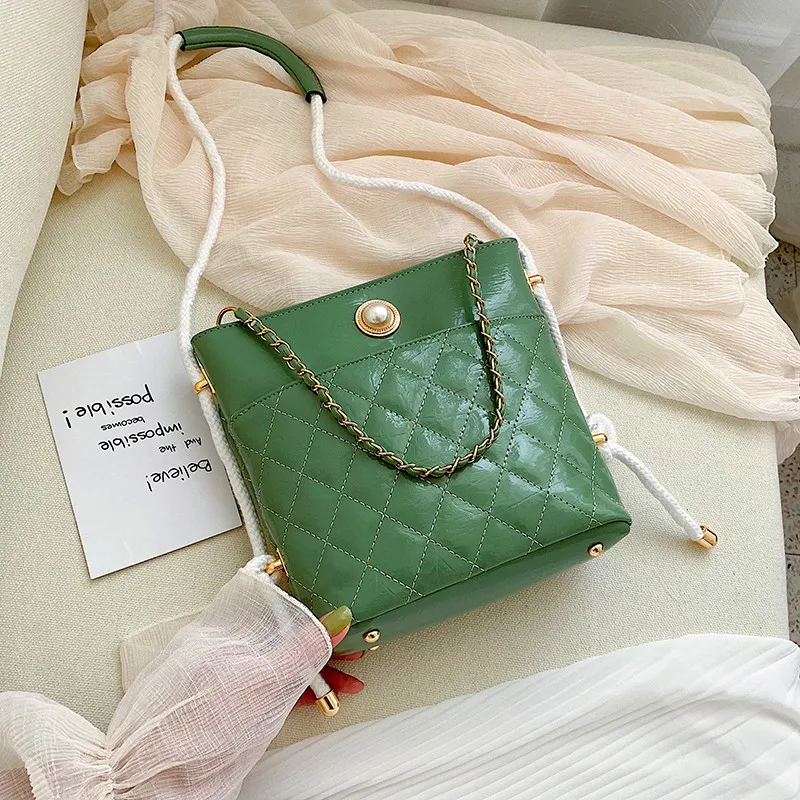

2019 Fashion Scrub Women Bucket Bag Tassel Messenger Bag High Quality Retro Shoulder Bag Simple Crossbody Bag Tote