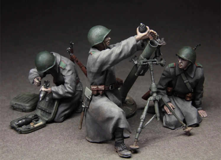 

1/35 Resin Figure Model Kit Russian 82 mm mortar team Unassembled unpainted not include mortar