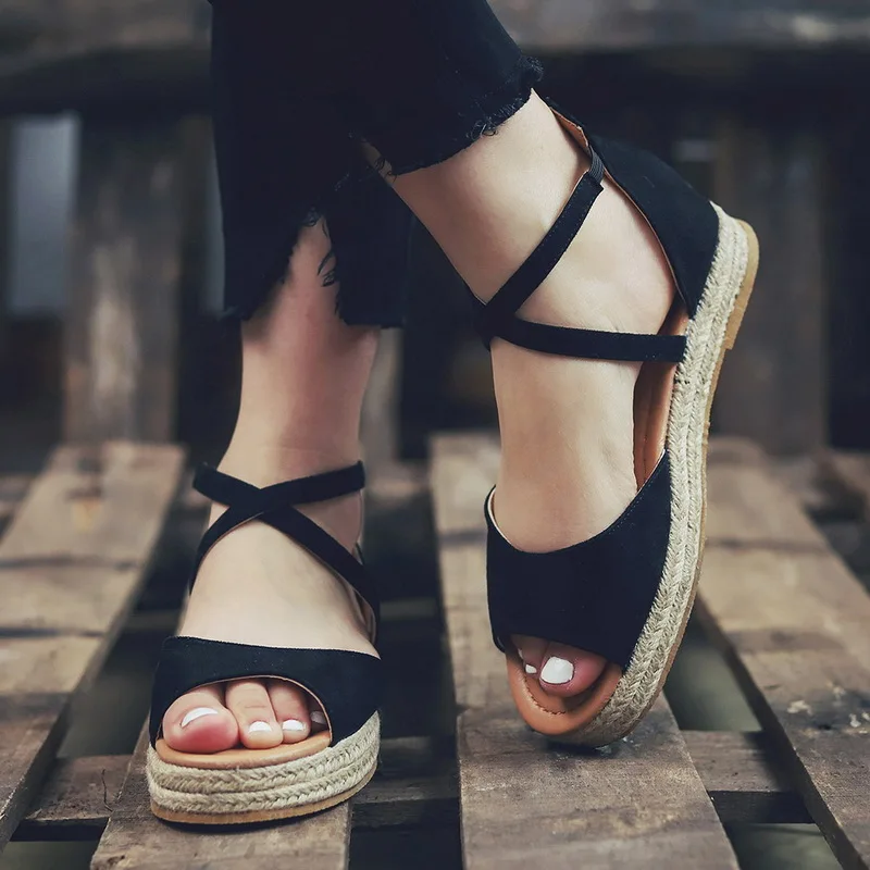 

WENYUJH Women Casual Beach Roman Peep Toe Flat Sandals Women Buckle Design Sandals Ladies Fashion Summer Shoes