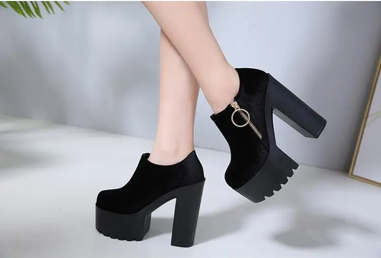 

Korean version of the new autumn and winter tide matte leather thick with women's boots new high-heeled boots