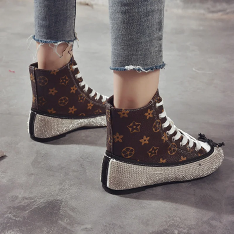 

Luxury brand high-top canvas shoes women winter 2018 New autumn Keep warm Woman casual flats Ladies Lace-up Rhinestone Sneakers