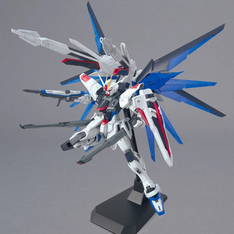 Daban 6650 мг Страйк Фридом Gundam 1/100 синяя модель робота популярная детская игрушка