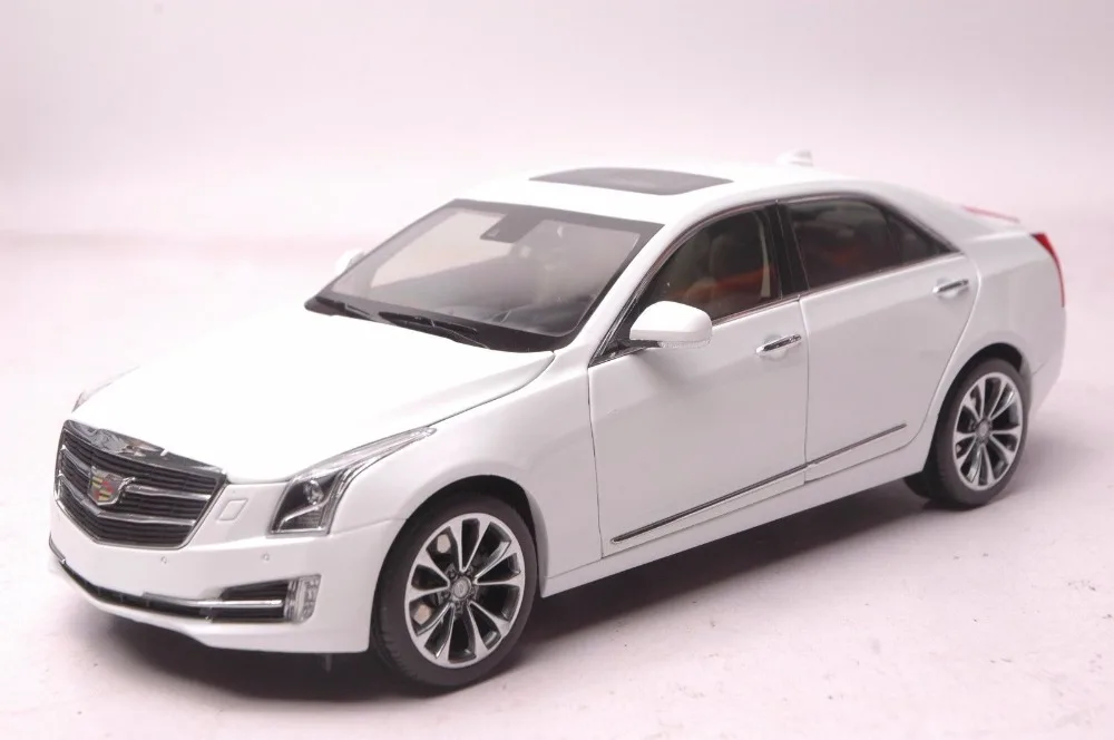 

1:18 Diecast Model for GM Cadillac ATS-L 2016 White Alloy Toy Car Miniature Collection Gifts ATS