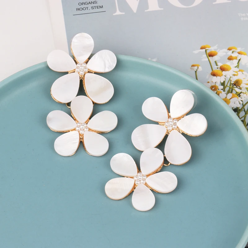 

JUJIA za Fashion Resin White Flower Long Earrings New Design Bohemia Acrylic Dangle Earrings For Women