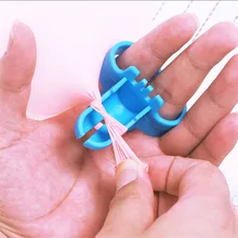 1 PCS 4 In Plastica di Colore decorazioni della festa di Compleanno per bambini di età di compleanno palloncini Supporto Del Basamento Knot Tying Strumento Rifornimenti Del Partito di Nozze(China)