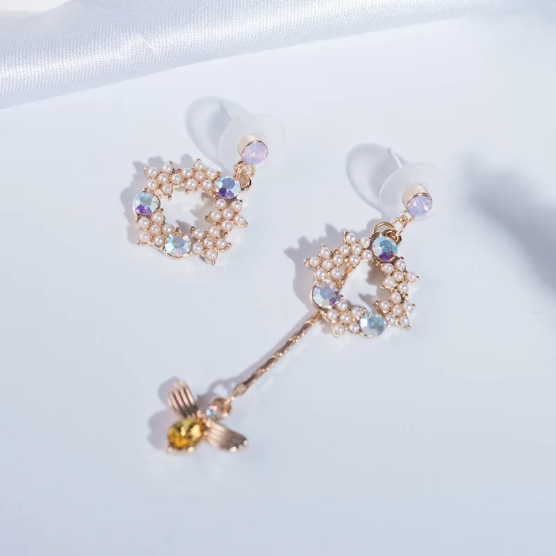 

Ins vintage baroque exquisite wreaths with small bees asymmetrical silver pin earrings with earrings clip