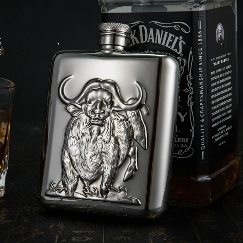

Embossing Bull Ox Parttern Hip Flask Stainless Steel Whiskey Vodka Storage Flagon With Funnel 6oz Capacity 170ML Hip Flask