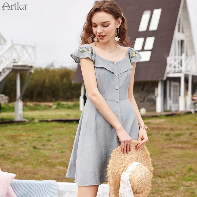 Женское платье с оборками ARTKA однотонное короткими рукавами и воротником