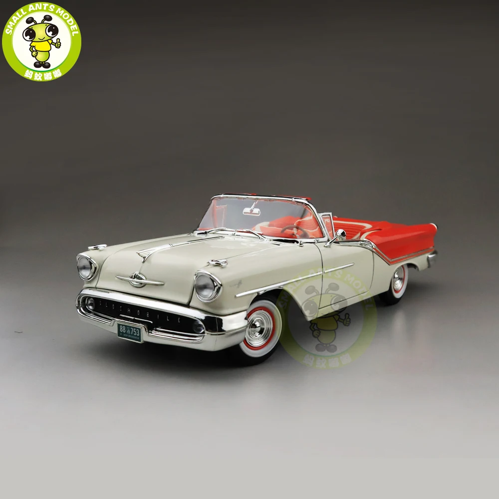 1/18 1957 OLDS MOBILE Super 88 Road Signature литая под давлением Модель автомобиля игрушки для мальчиков и девочек подарок - Цвет: yellow and Orange