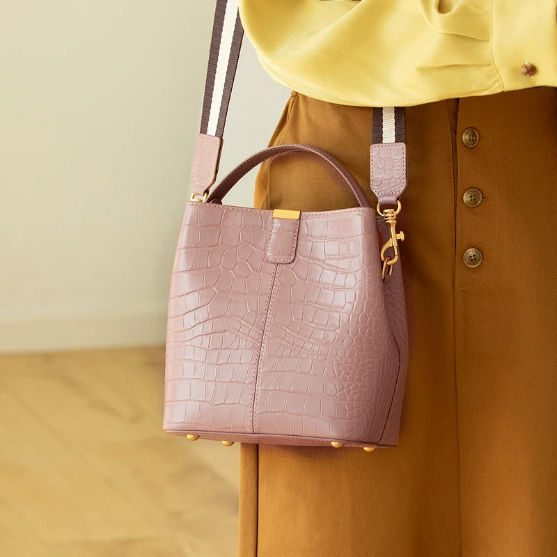 

WOONAM Women Fashion Designer Handbag Top Hide Genuine Calf Leather in Alligator Pattern Bucket Shoulder Bag WB942