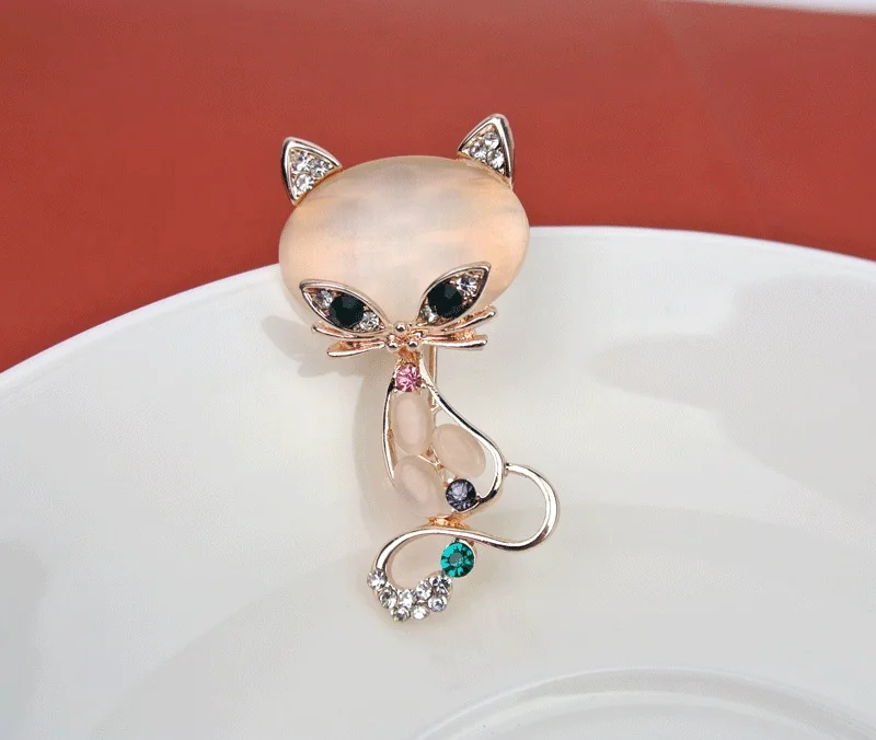 

Hot Sale Pretty Fox Carve Shining Crystal Brooch pins For Wedding Wholesale