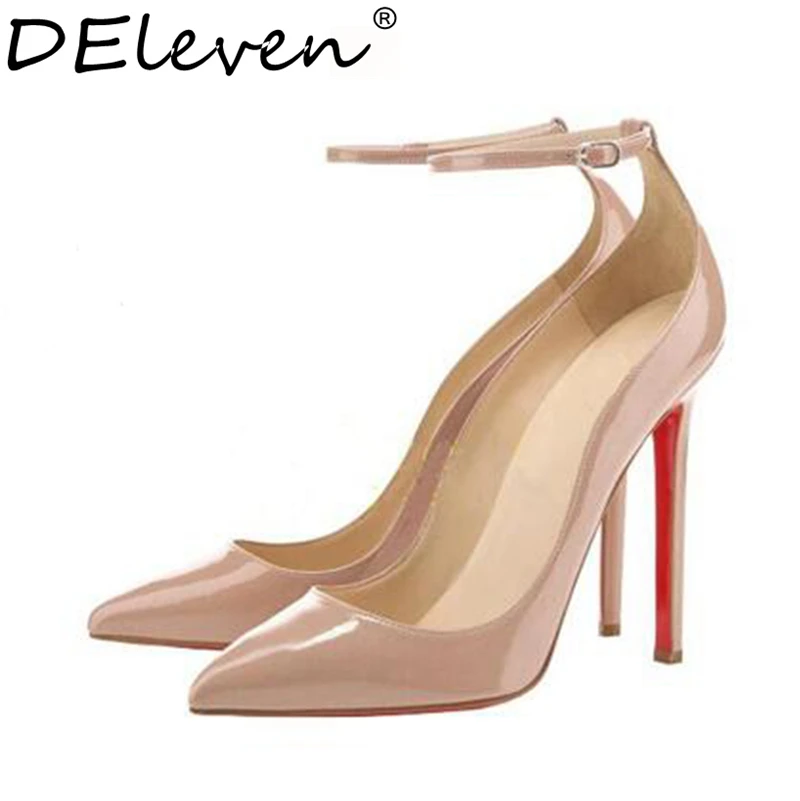 chaussure noir semelle rouge