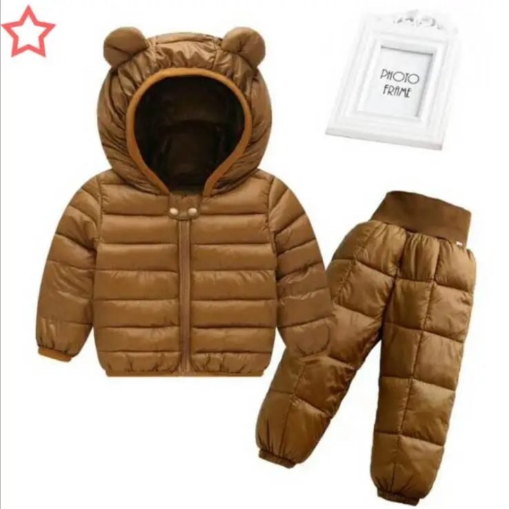 Новая зимняя куртка с капюшоном для маленьких мальчиков и девочек 1-5 лет, пальто+ брюки, водонепроницаемый теплый зимний костюм, комплект одежды для детей - Цвет: Коричневый