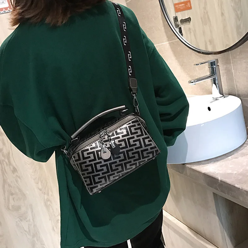 Women Fashion Printing Wide Shoulder Bag INS Popular Leather Handbag Exuqisite Female Messenger Bags Lady Luxury Bolsa SS3493 (17)