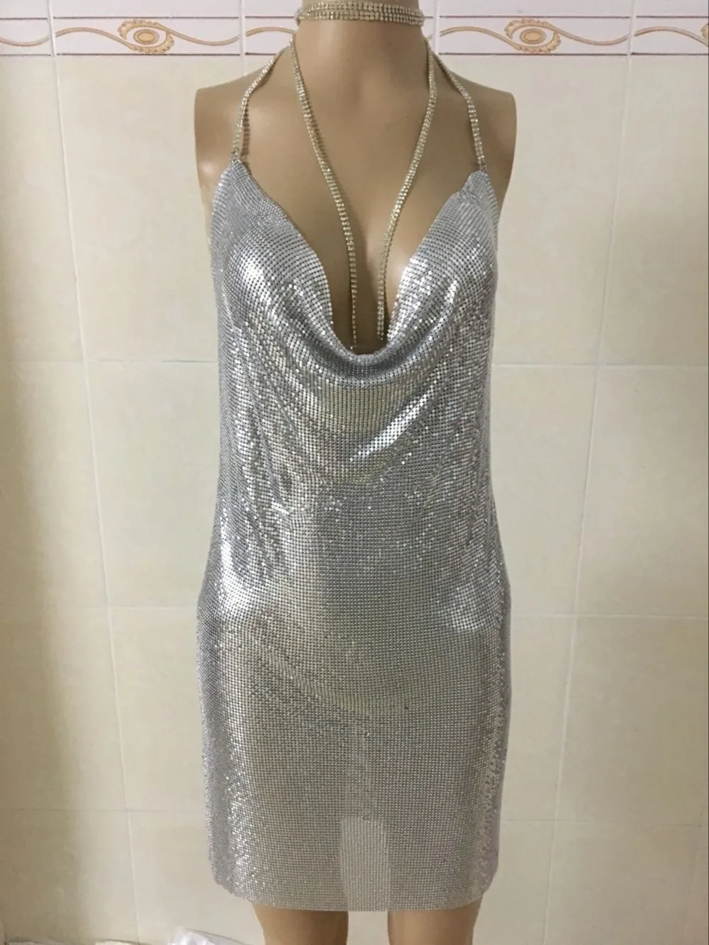 Jenner's Metal Halter 2018 3