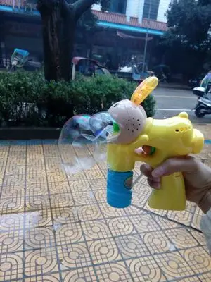 Случайный цвет кролик мультфильм Паттер автоматический водный пистолет электрические игрушки один шт игры для детей - Цвет: Цвет: желтый