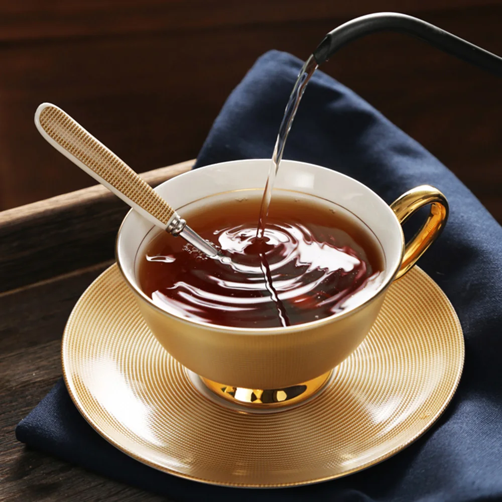 Топ Класс костяного фарфора Кофе чашки творческий Европейский Чай набор чашки и блюдце дома вечерние день Чай чайная чашка из фарфора