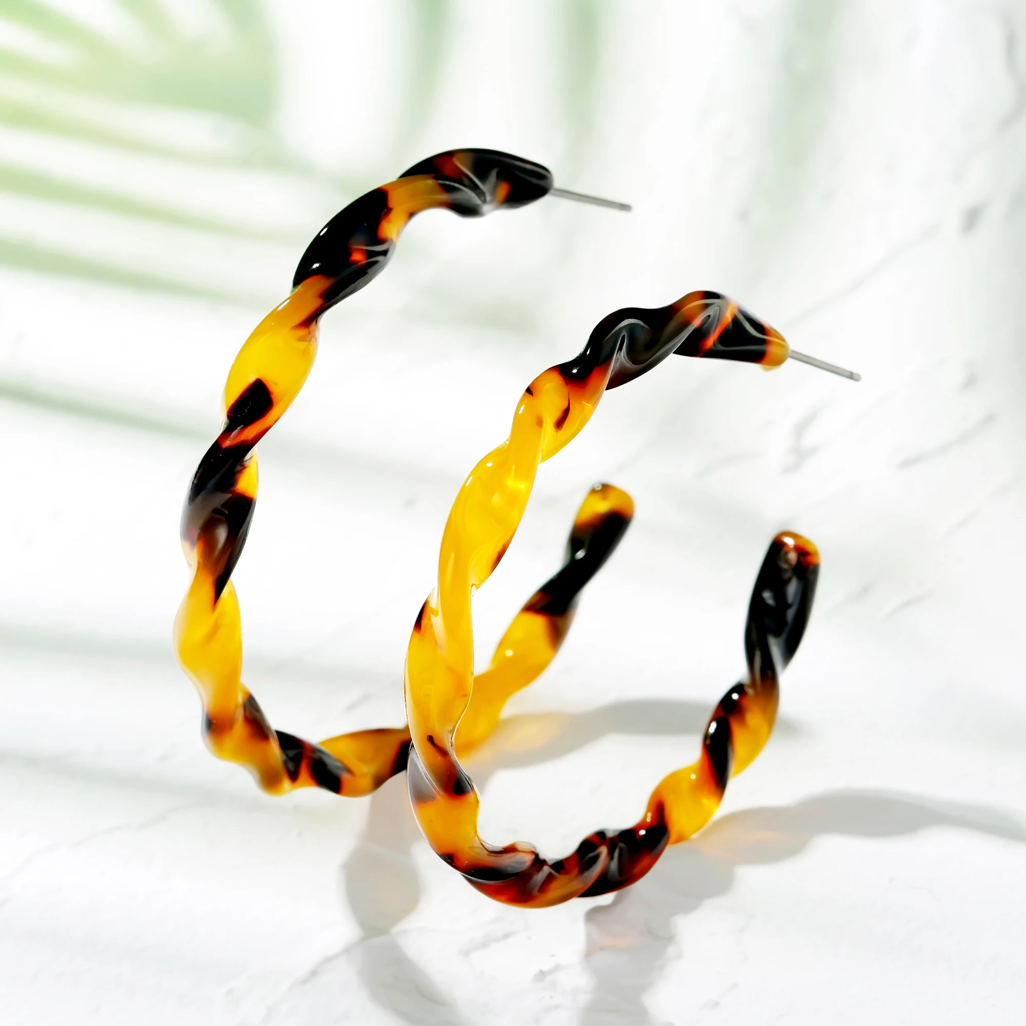 

Simple Acrylic Leopard C-shaped Geometric Small Earrings for Women Tortoiseshell Hoop Earrings Bohemian Vintage Jewelry Gifts