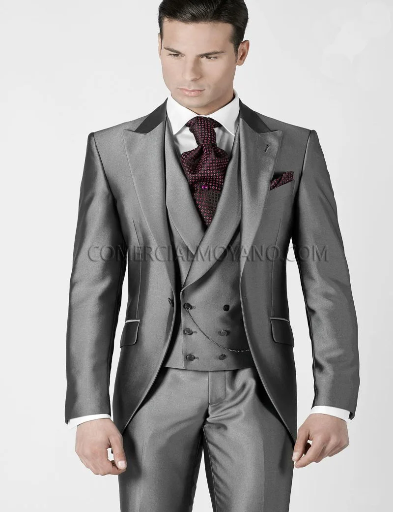 2018 New Arrival Grey Men Tuxedos Classic fit formal Suits Best Men