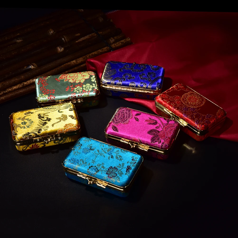 جديد المطرزة زهرة تصميم أحمر الشفاه حقيبة مستحضرات تجميل علبة أحمر شفاه مربع مع مرآة غلق بمشبك التجميل أكياس لعملة 9*5*3 CM لون عشوائي