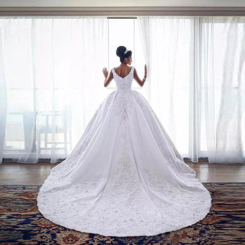 luxury-lace-ball-gown-wedding-dresses-with-sequin-appliqued-plus-size-wedding-dress-spaghetti-v-back-saudi-arabic-bridal-gowns