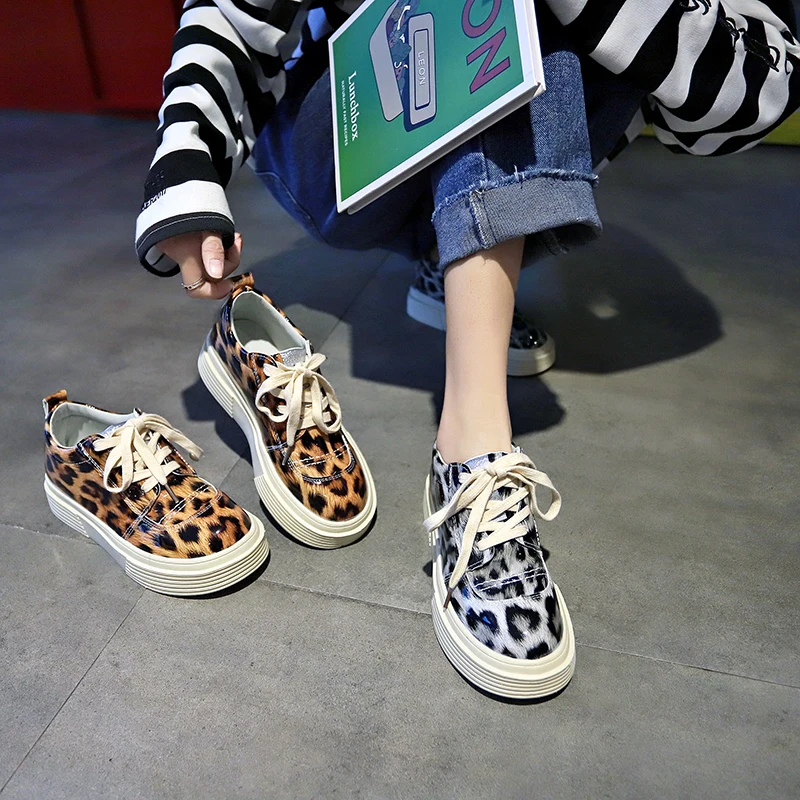 

2019 Spring New Oxfords Women Flats Retro Casual Lace-Up Patent Dress Shoes Harajuku Platform Skateboard Shoes College Style