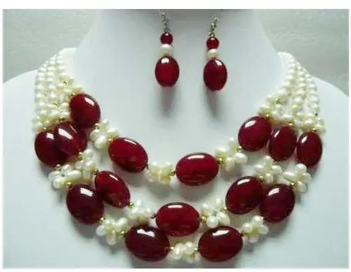

Beautiful green jade Pendant Necklace Earring Free shipping