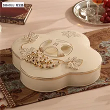 Ceramic candy tray Dried fruit plate with cover grape Candy boxes for wedding gifts home decorations