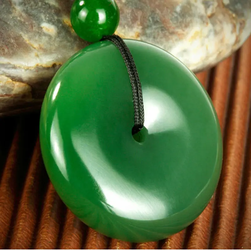 

100% Natural and nephrite jade pendant peace buckle, hand-carved