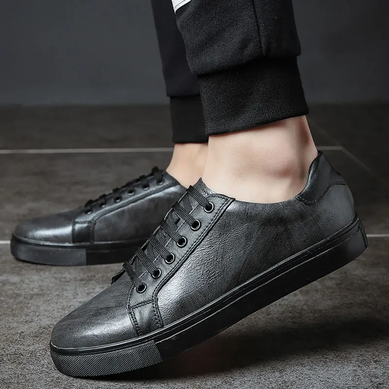 2018 Spring New High Quality Leather Casual Mens Shoes Krasovki Brogue Shoes Loafers Man Plus Size Sneakers Lace-Up Black Flats