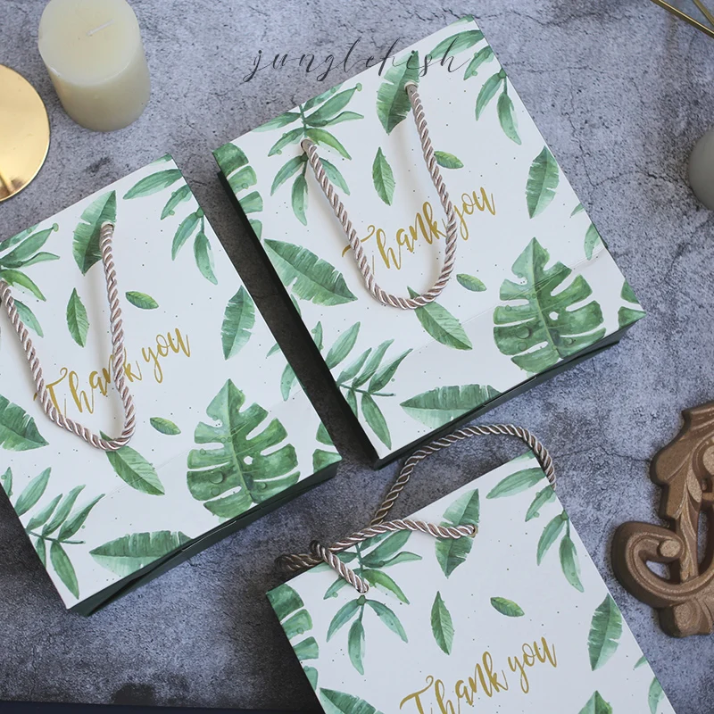 

10pcs kawaii paper gift bags faovrs packaging tools handbags with string casamento decor packaging box cases event supplies